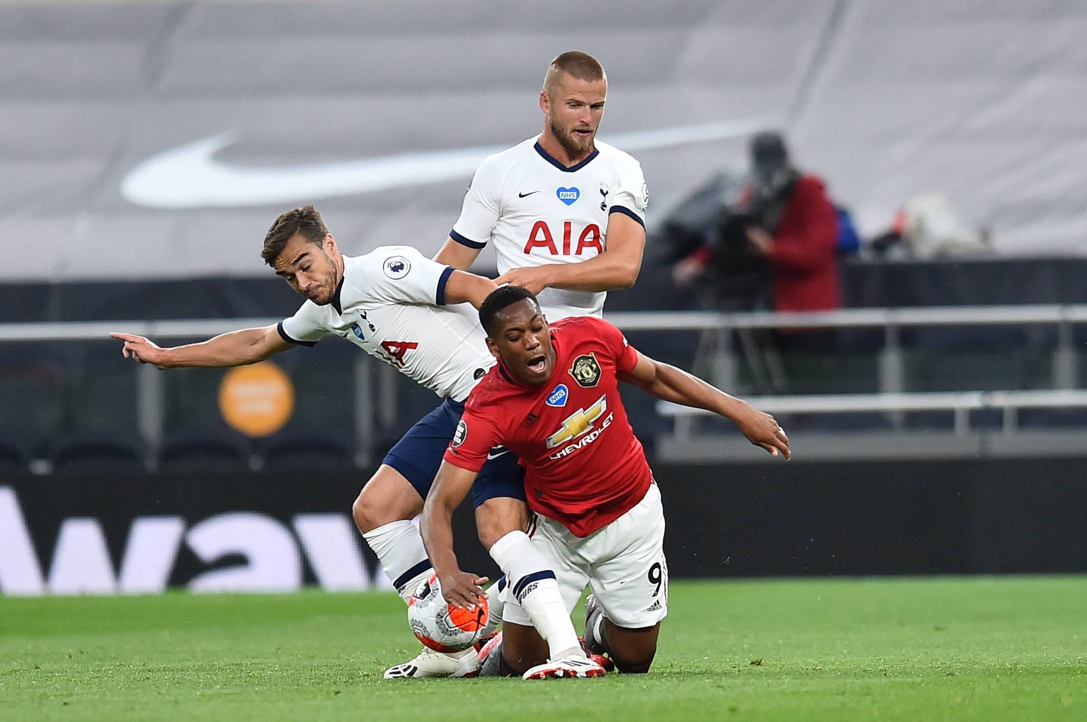 多特蒙德vs斯图加特：埃姆雷-詹、布兰特首发，努贝尔、昂达夫出战