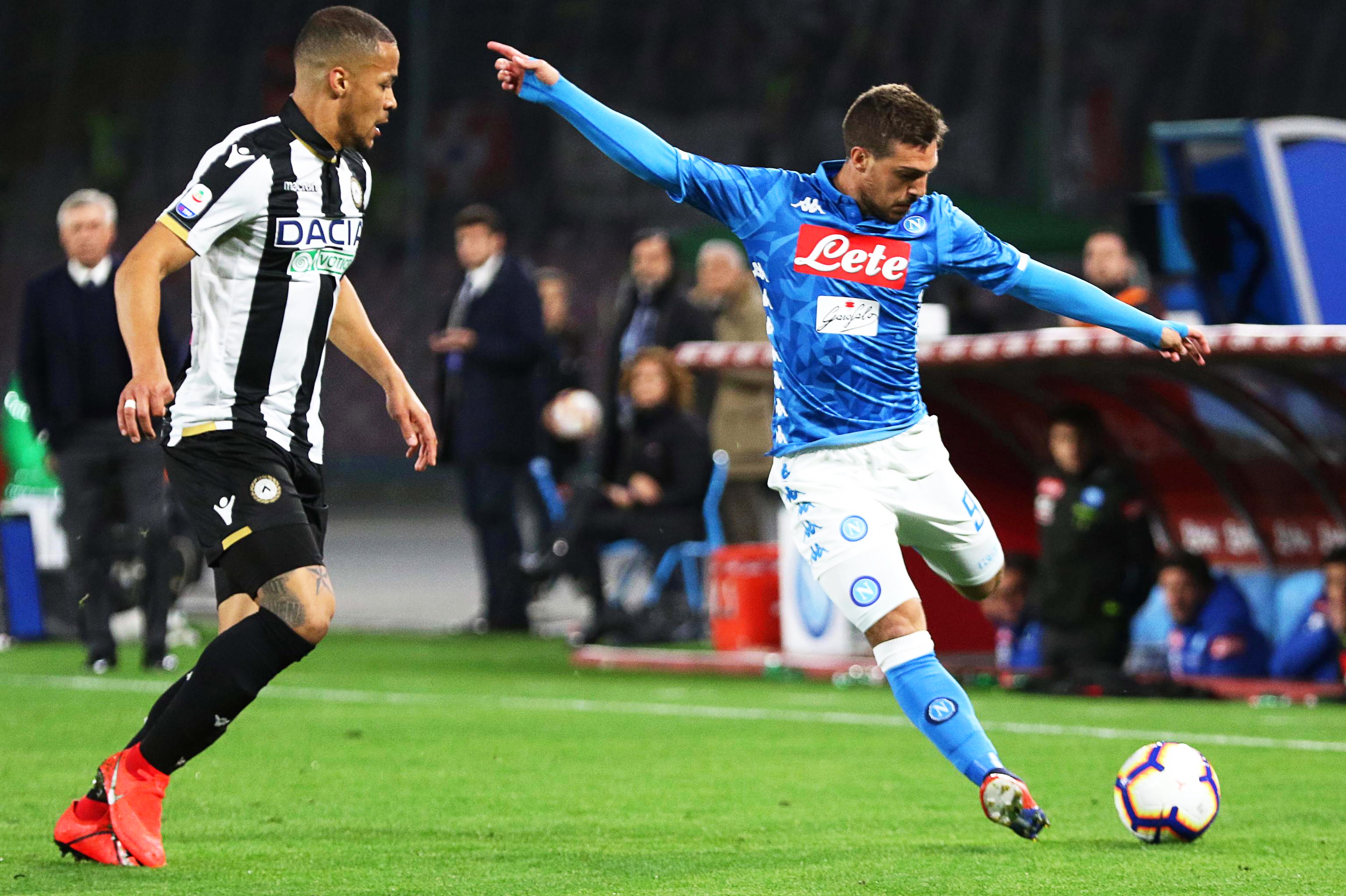 持右翼立场，阿根廷总统开玩笑：我也能祝贺梅西这样的左撇子