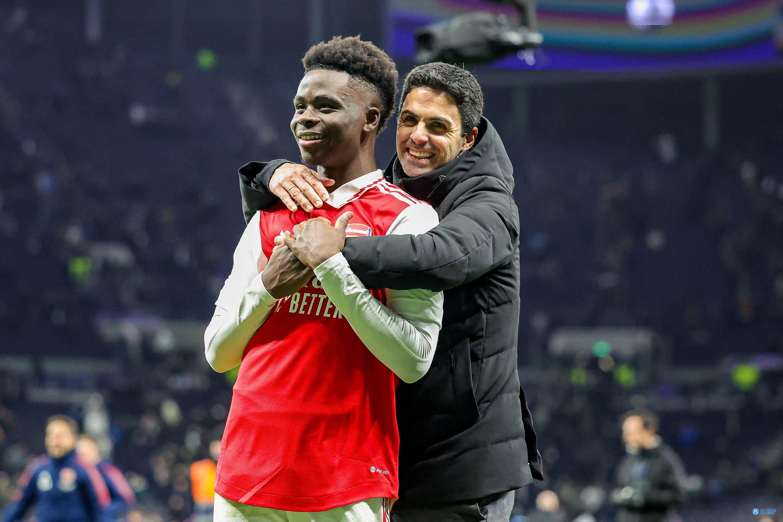 球员：我就轻轻一抬腿