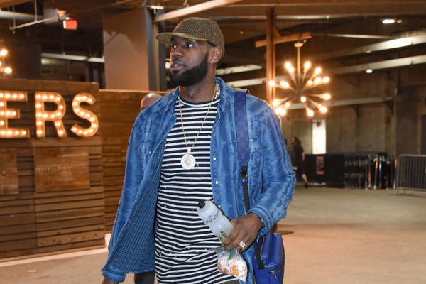 U16男足全胜晋级U17亚洲杯，中国足球队官方发布海报庆祝