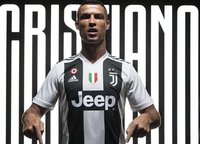 RMC：巴黎大巴被毕包球迷石块袭击，所幸并无人员受伤