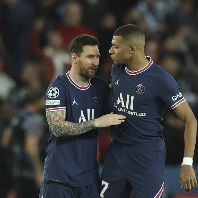 皇马更衣室内乱曝光，阿隆索希望3天后能赢曼城稳定军心