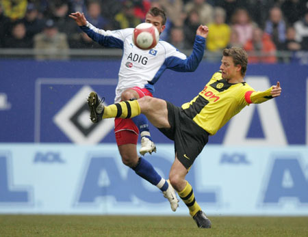 每一拍都是爱心！张江镇这场街区羽毛球比赛挥洒汗水，更温暖人心