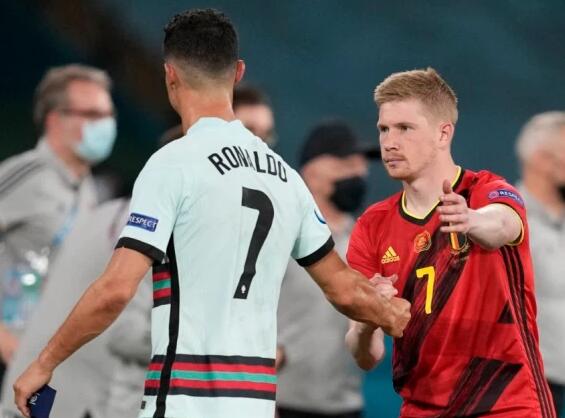 原曼联青年队球员目前正在卖蛋糕，他是小麦、拉什福德前队友